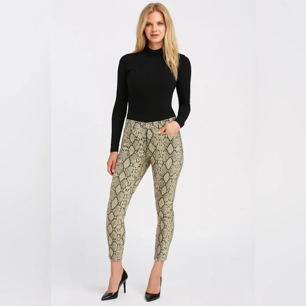 🛍️SALE🛍️ BLUE REVIVAL Slither Skinny Leg Sand Snake Jeans - Picture 1 of 12